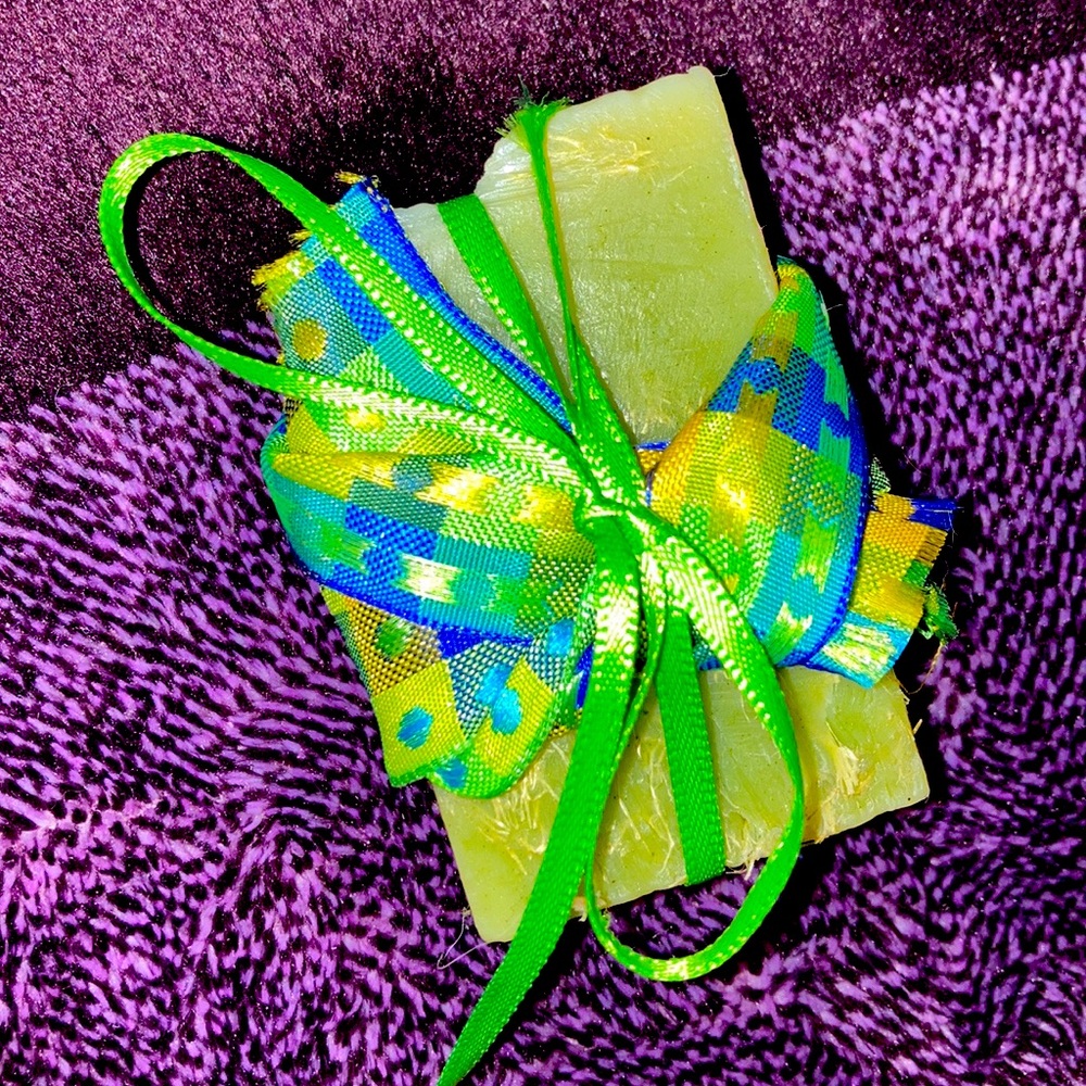 handmade soap,Spearmint & loofah❤️smells amazing🥰